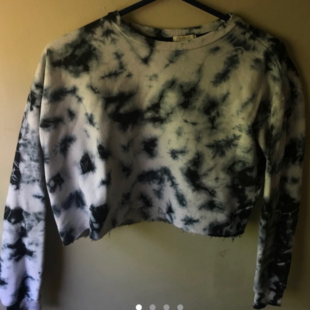 Cropped sweater